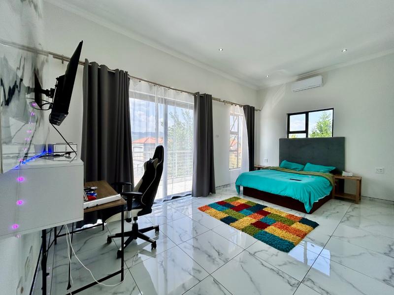 5 Bedroom Property for Sale in Xanadu North West